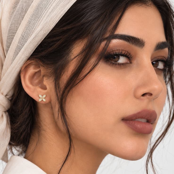 گوشواره طلا نگین دار چهاربرگ تاب زنانه — تصویر ۱