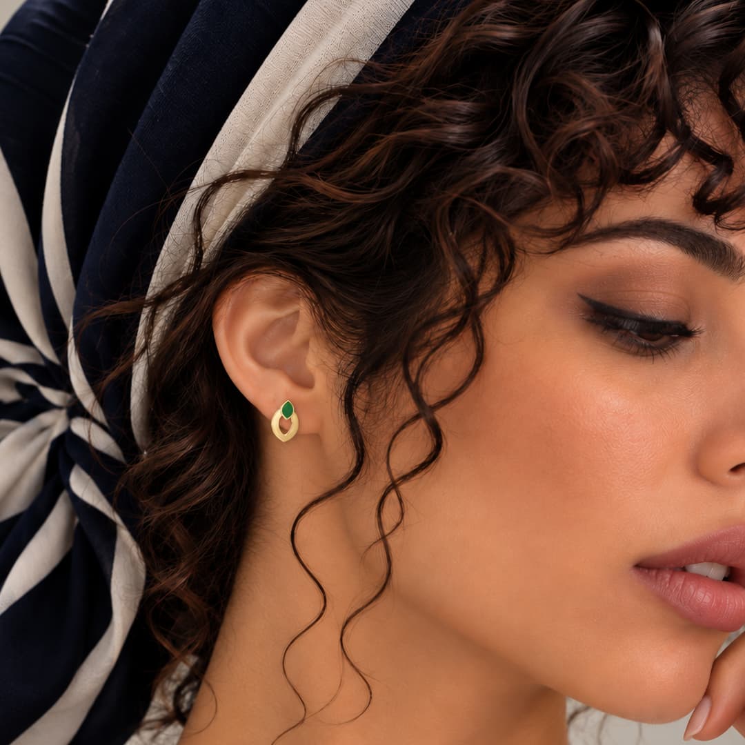 گوشواره طلا میناکاری دوچهره برگ تاب زنانه — تصویر ۲
